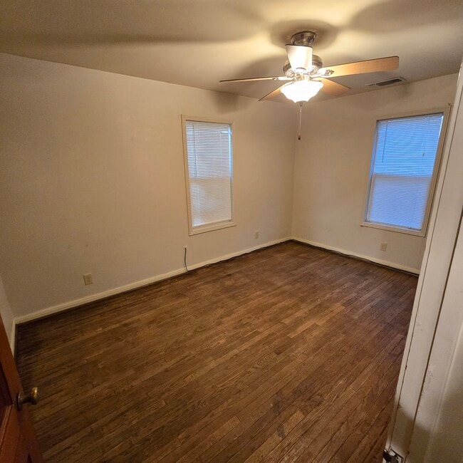 Building Photo - 3 Hillcrest St