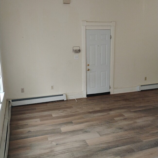 Building Photo - 56 3rd Ave