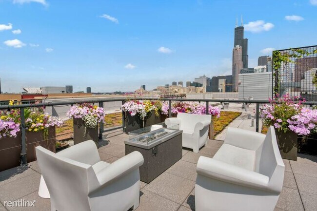 Building Photo - 1 br, 1 bath Condo - 1107 S Delano Ct E