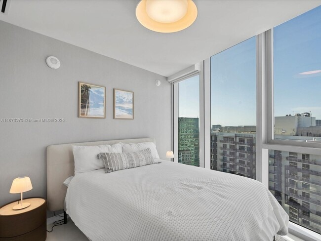 Building Photo - 300 Biscayne Blvd Way