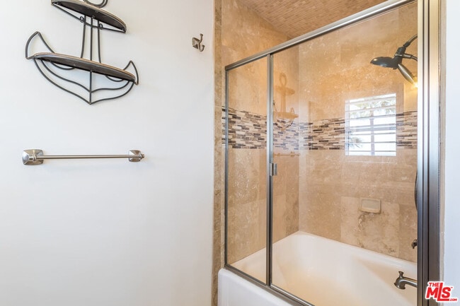 Building Photo - 1541 Selma Dr