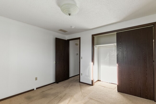 Building Photo - 1417 Fleta Ct