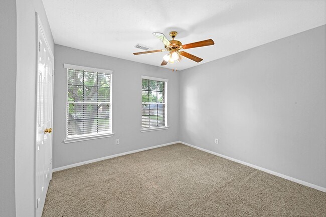 Building Photo - 3102 Millers Oak Ln