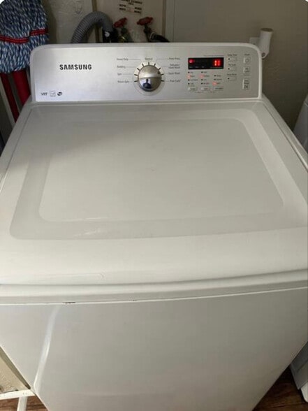 Building Photo - 307 Helen St