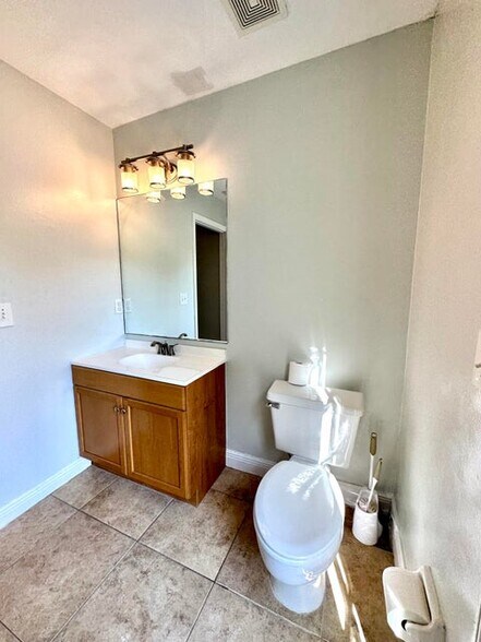 Building Photo - 2698 Linkside Dr