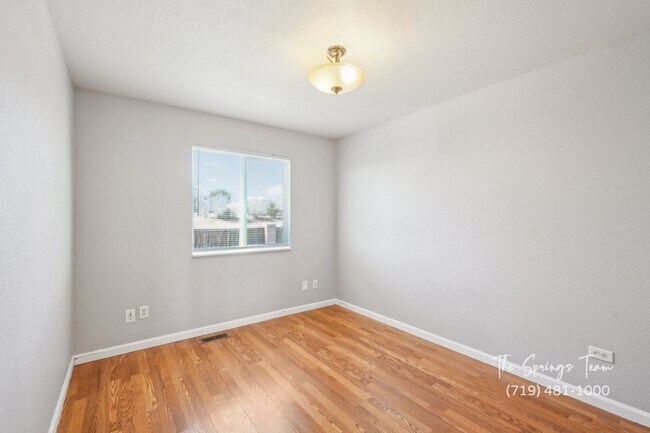 Building Photo - Charming 4-Bedroom Home Near Fort Carson in Glen at Widefield