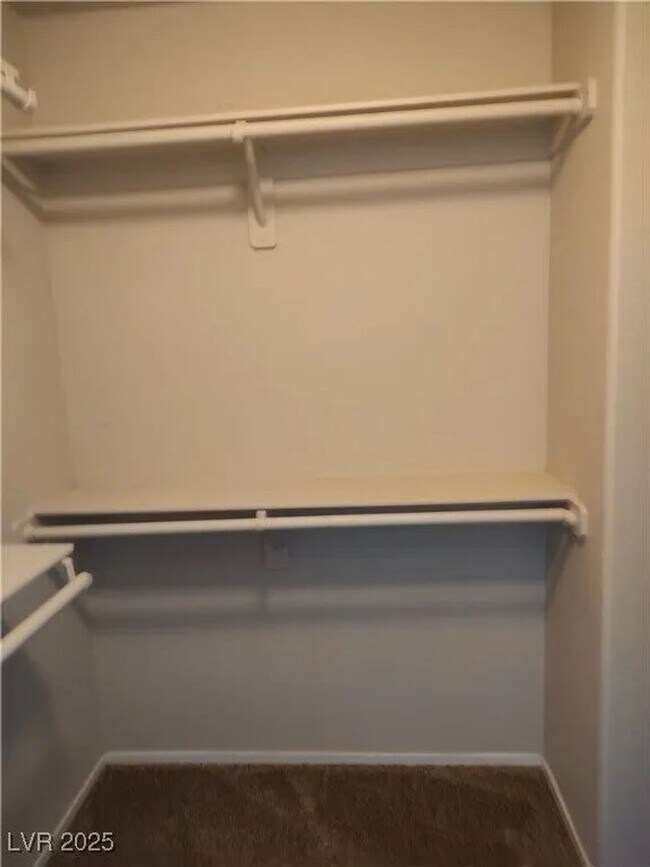 Building Photo - TOWNHOME FOR RENT