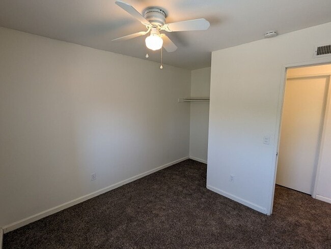 Building Photo - 3 Bedroom 2.5 Bathroom Two Story Townhome in Spring Valley