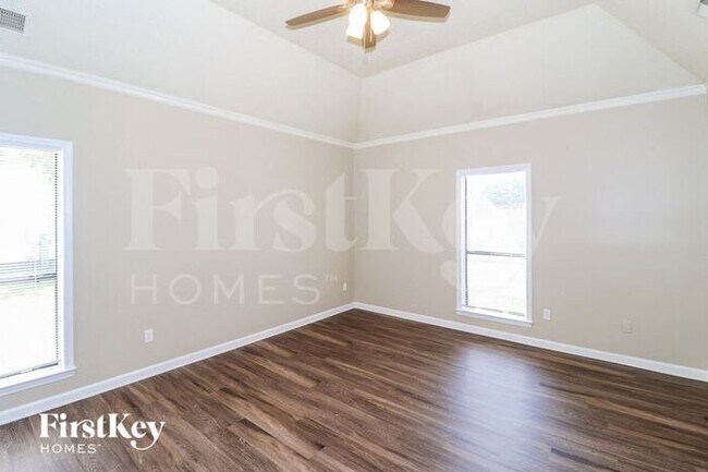 Building Photo - 970 Hawkview Dr