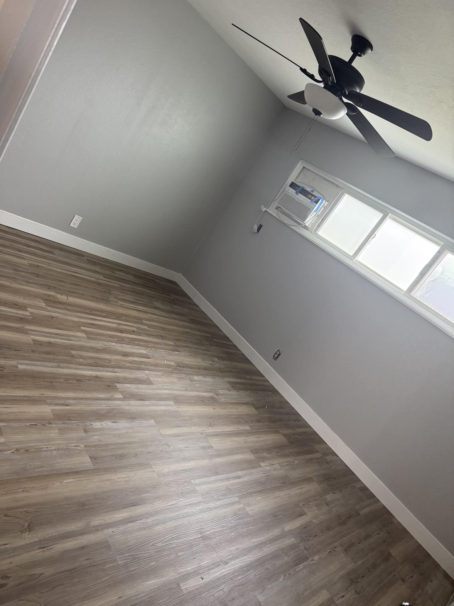 Building Photo - 1331 Rose Ave