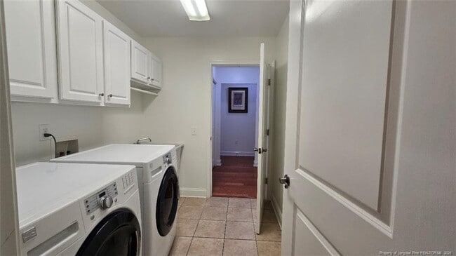 Building Photo - 127 Nandina Ct