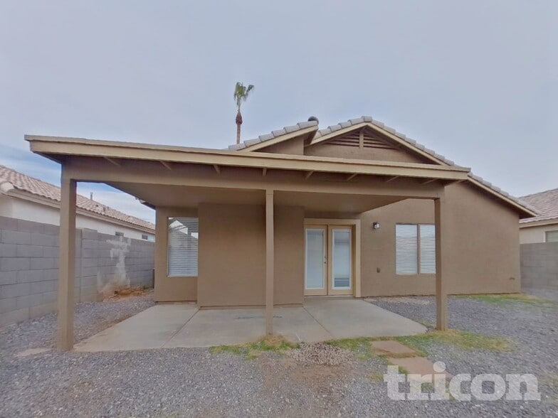 Building Photo - 857 E Saragosa St