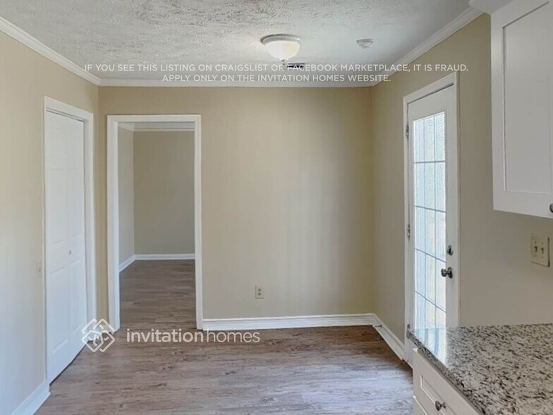 Building Photo - 921 David Dr