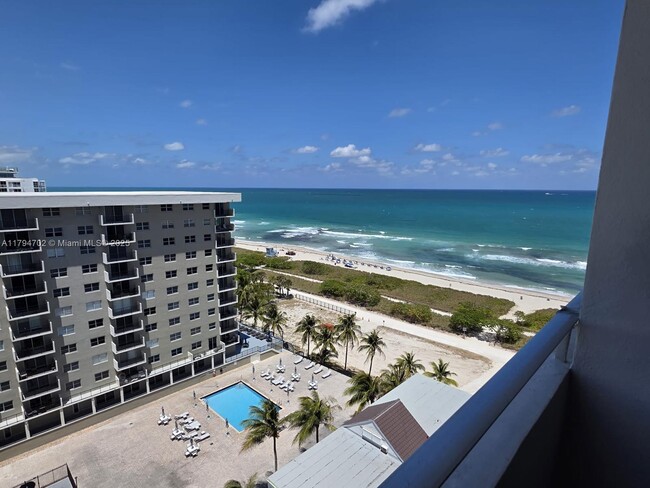 Building Photo - 9225 Collins Ave