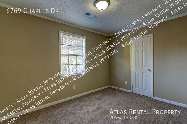 Building Photo - 6769 Charles Dr