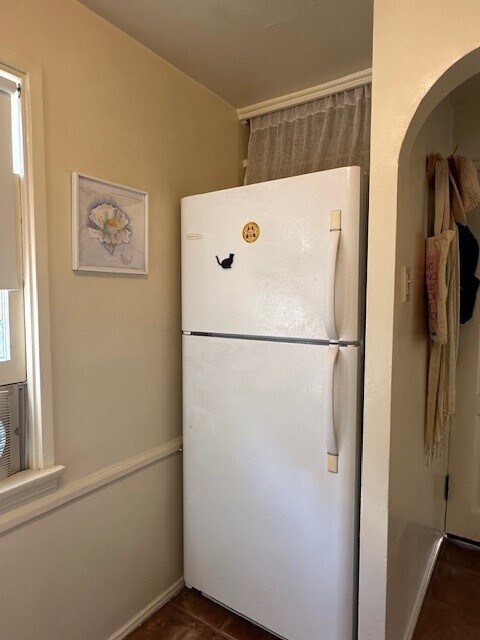 Kitchen facing Refrigerator - 810 N Las Palmas Ave