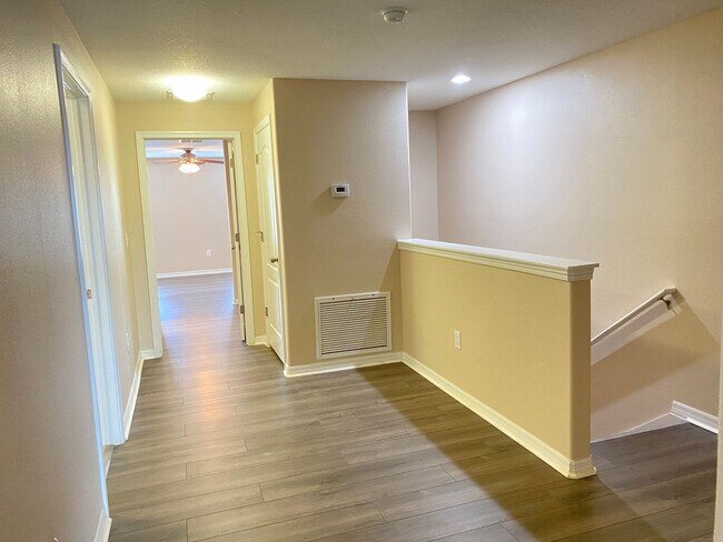 Building Photo - 2813 Lantern Hill Ave