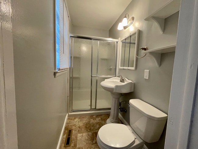 Building Photo - Spacious 3-Bedroom Home with Garage