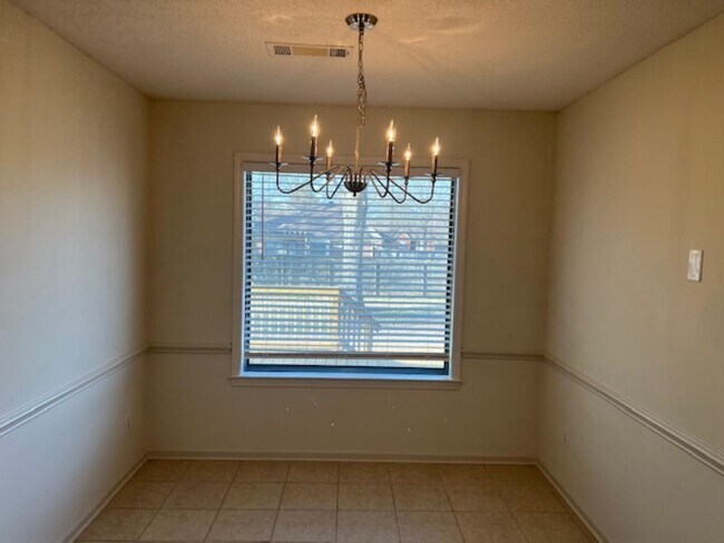 Building Photo - 290 Rose Trellis Rd