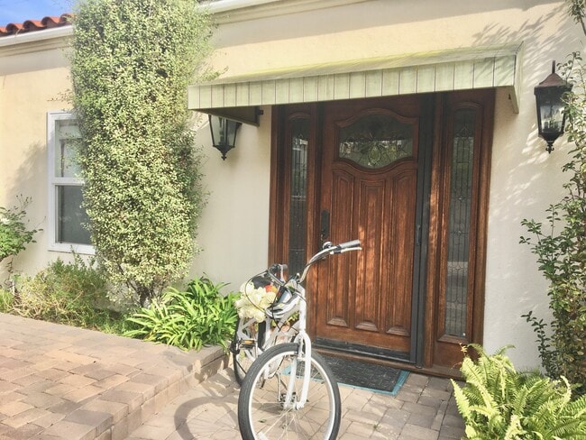 Building Photo - 426 Concord St