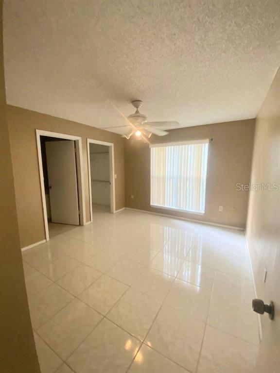 Building Photo - 10020 Strafford Oak Ct