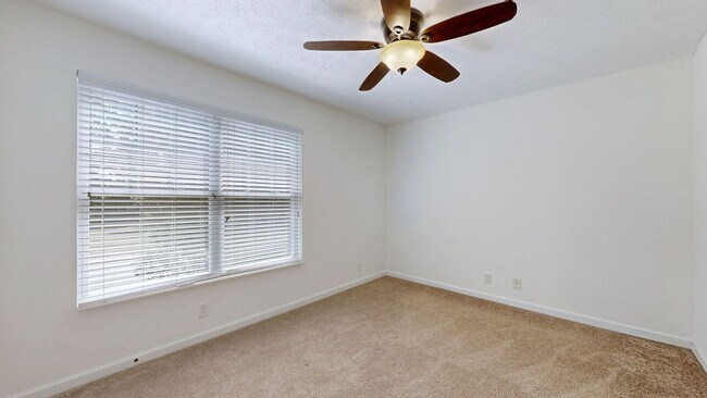 Building Photo - 1029 Lexington Farms Dr