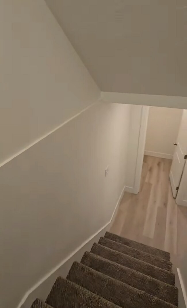 Building Photo - Join this growing Mapleton Village Community.