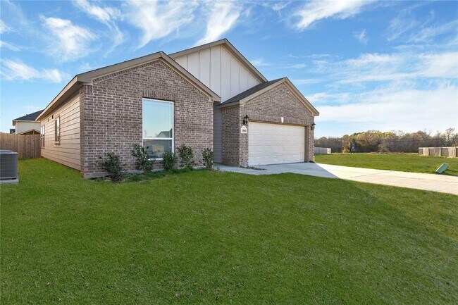 Building Photo - 13010 Laura Lake Dr