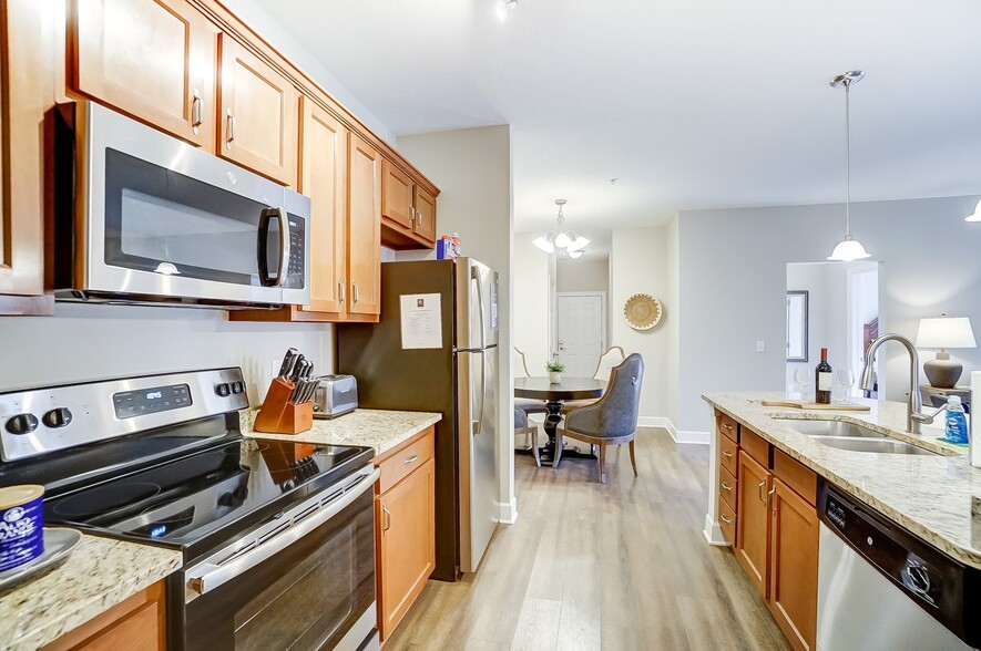 Building Photo - 740 Zumstein Ln