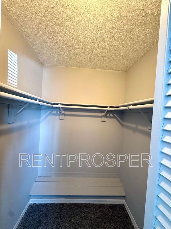 Building Photo - 1044 Mollie Ln