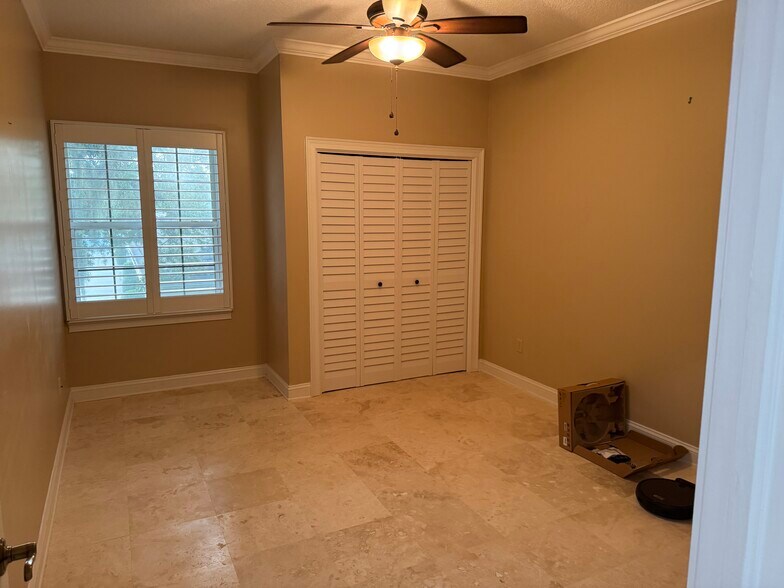 Building Photo - 300 Bermuda Bay Cir