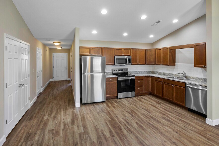 Building Photo - 5361 Dover Springs Way