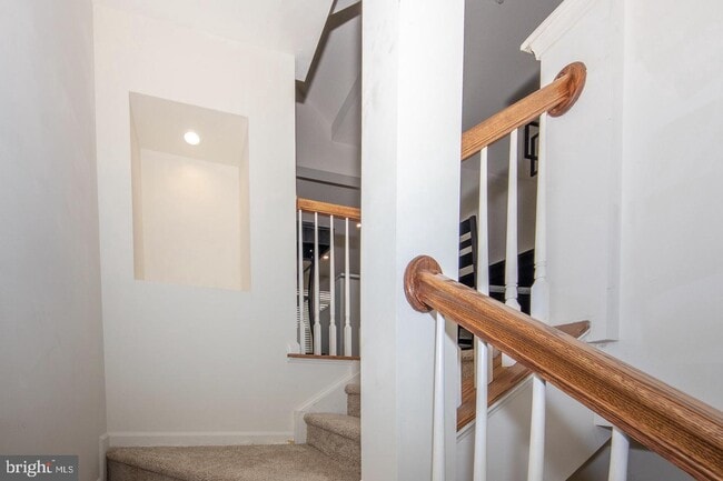 Building Photo - 1644 Oakridge Ln