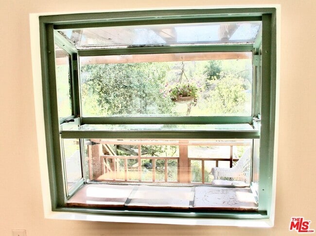 Building Photo - 20200 Paradise Ln