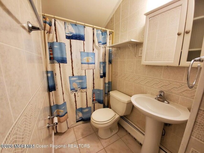 Building Photo - 43 Shoreland Terrace