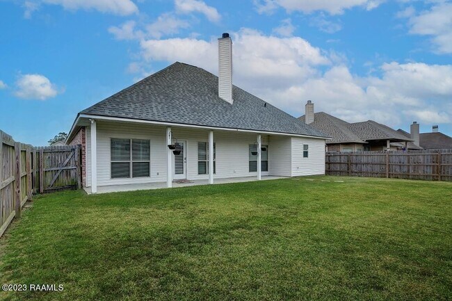 Building Photo - 106 Farmers Market Dr