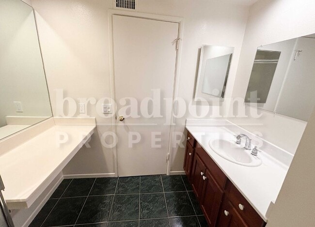 Building Photo - 12154 Rancho Bernardo Rd