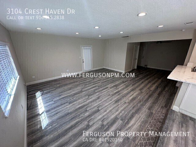 Building Photo - 3104 Crest Haven Dr