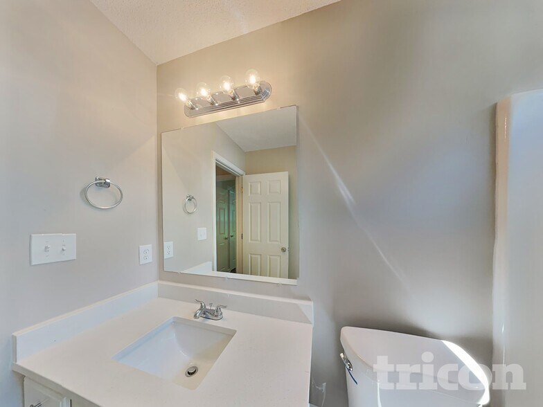Building Photo - 314 McGinn Grove Dr