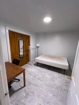 Building Photo - 334 Vine St