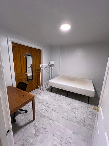 Primary Photo - 334 Vine St