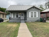 Building Photo - 3 Bed/2 Bath on the Inner Wst Side