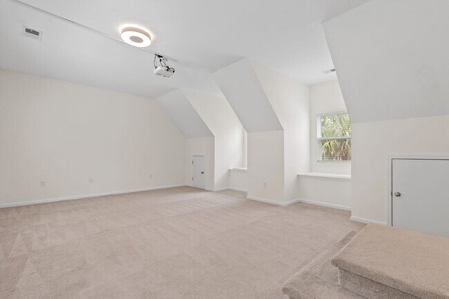 Building Photo - Available now. Beautiful 5 BR/2.5 BA Home in Swygerts Landing!