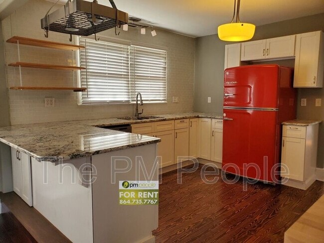 Building Photo - 303 McBee Ave