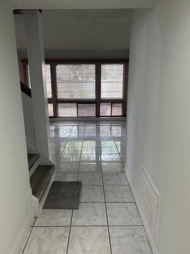 Building Photo - 5821 Windhover Dr