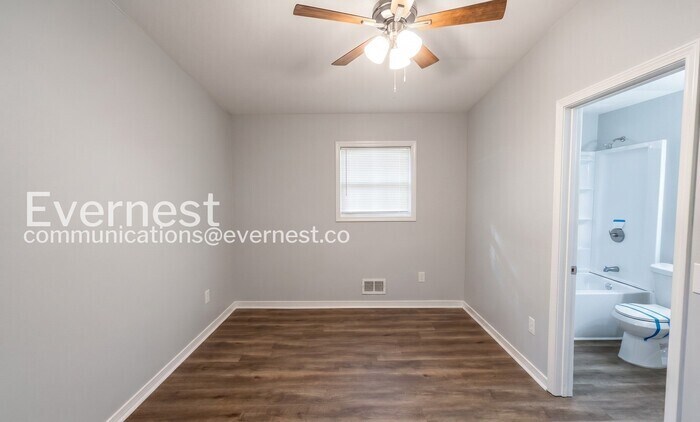Building Photo - 3024 Pasadena Dr