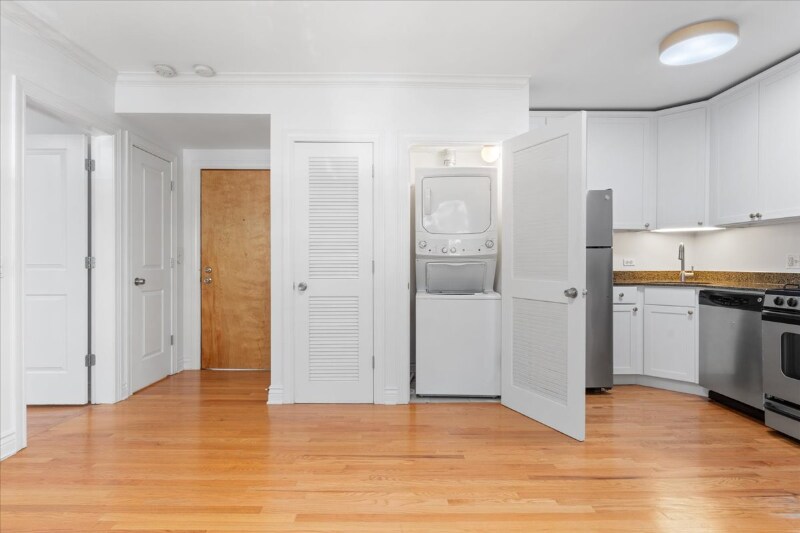 Building Photo - 1347 W Eddy St