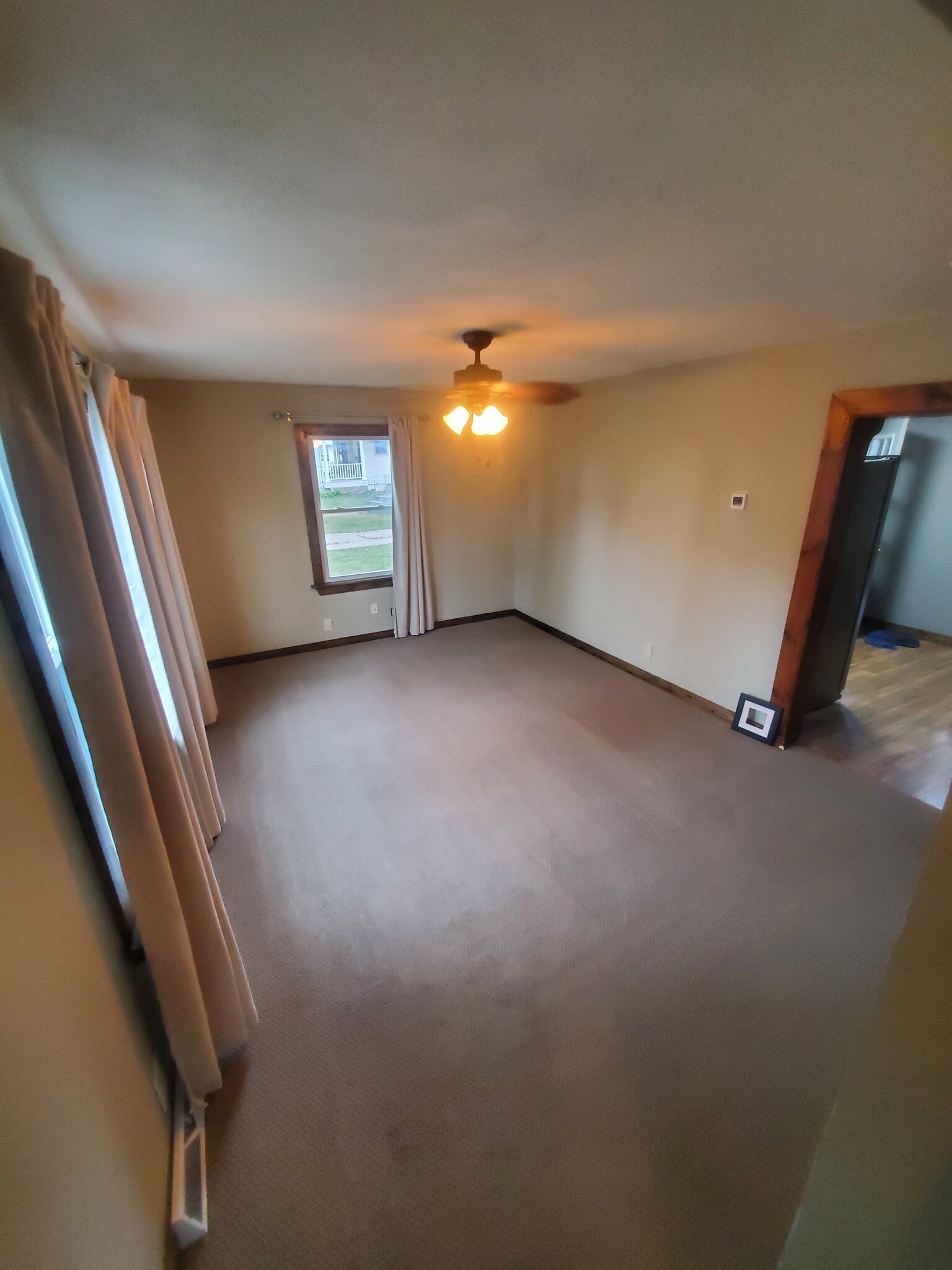 Building Photo - 401 E 1st St