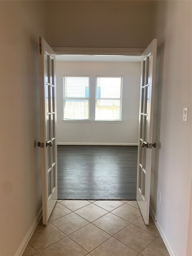 Building Photo - 18807 Fulvetta Haven Way
