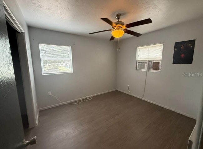 Building Photo - 129 N Pompano Ave